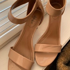Style & co nude heels